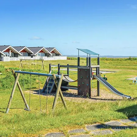 3 Bedroom Awesome In Romo Feriehus