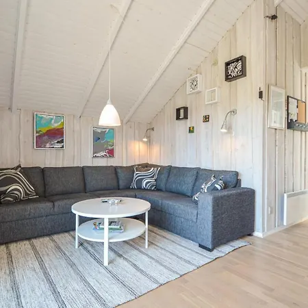 Feriehus 3 Bedroom Awesome In Romo